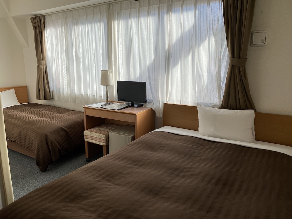ベーシック ツインルーム 禁煙 客室2 | サクラホテル幡ヶ谷