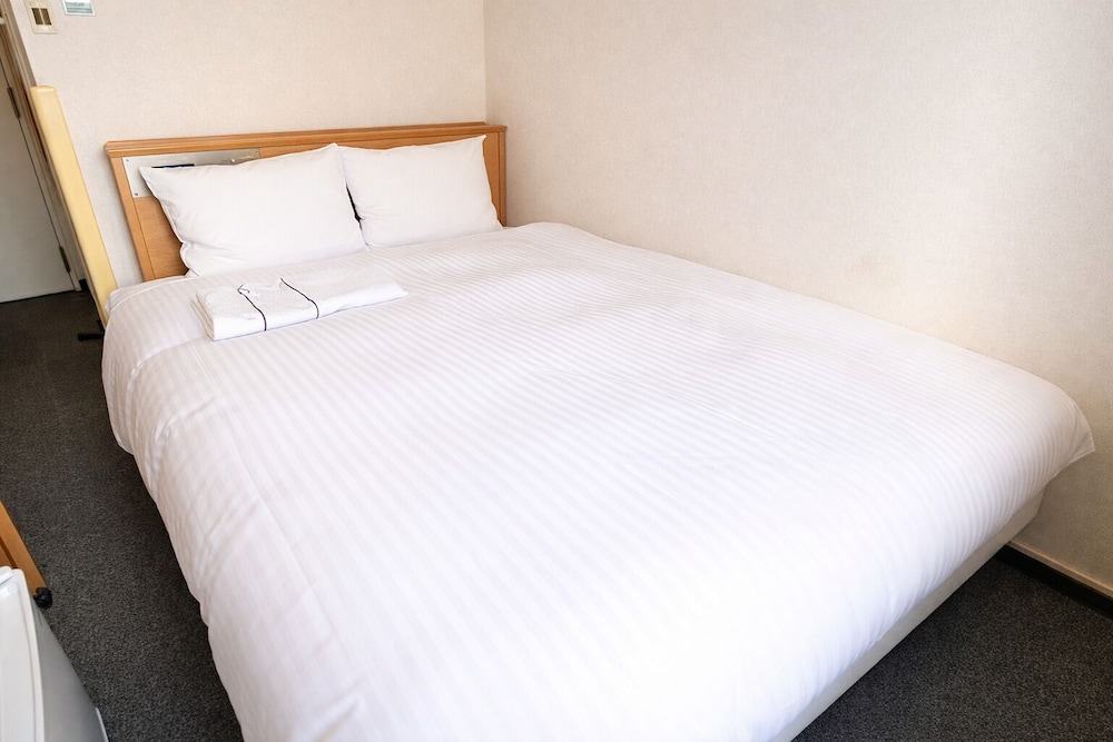 ベーシック ダブルルーム 禁煙 客室1 | サクラホテル幡ヶ谷