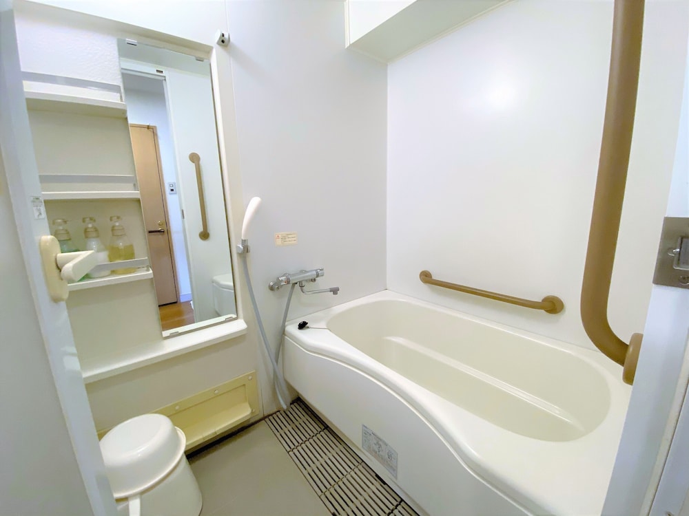 デラックス ダブルルーム 禁煙 バスルーム1 | サクラホテル幡ヶ谷