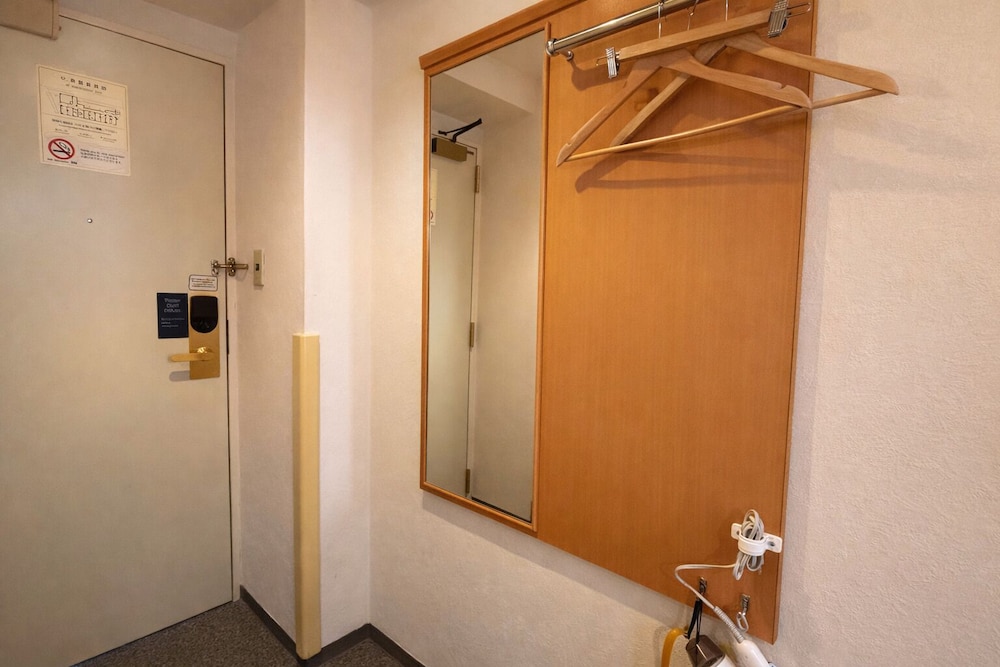 ベーシック ダブルルーム 禁煙 客室の設備とサービス1 | サクラホテル幡ヶ谷