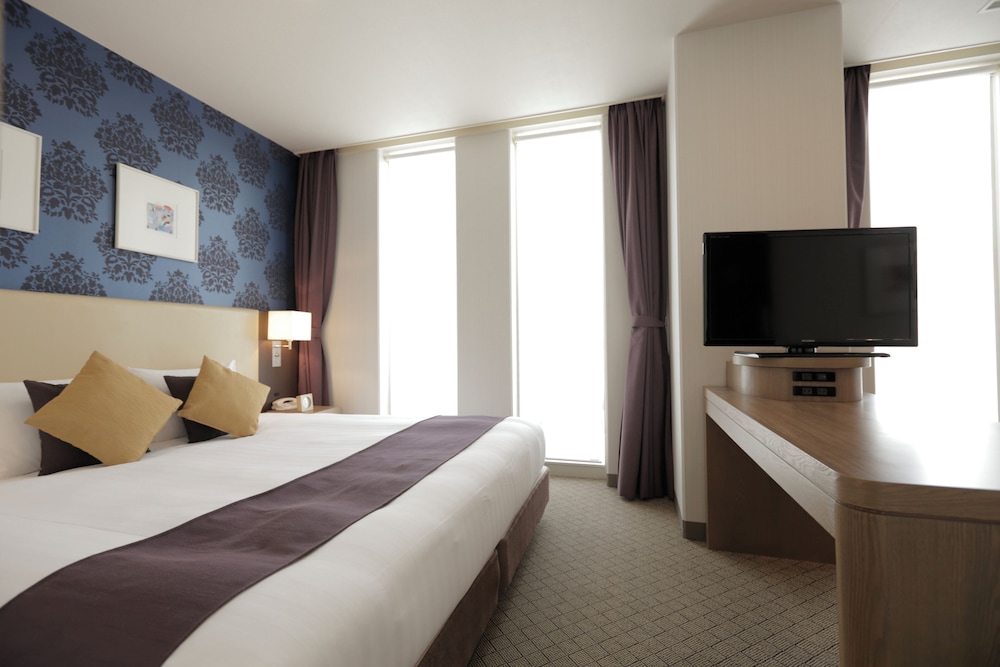 デラックス ルーム キングベッド 1 台ソファーベッド付き 禁煙 客室3 | メルキュール横須賀