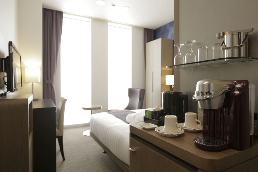 デラックス ダブルルーム ダブルベッド 1 台 禁煙 コーヒー / コーヒーメーカー0 | メルキュール横須賀