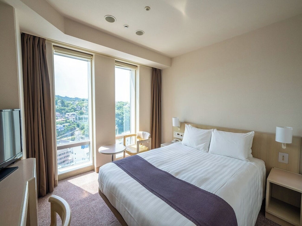 スタンダード ダブルルーム ダブルベッド 1 台 禁煙 | メルキュール横須賀