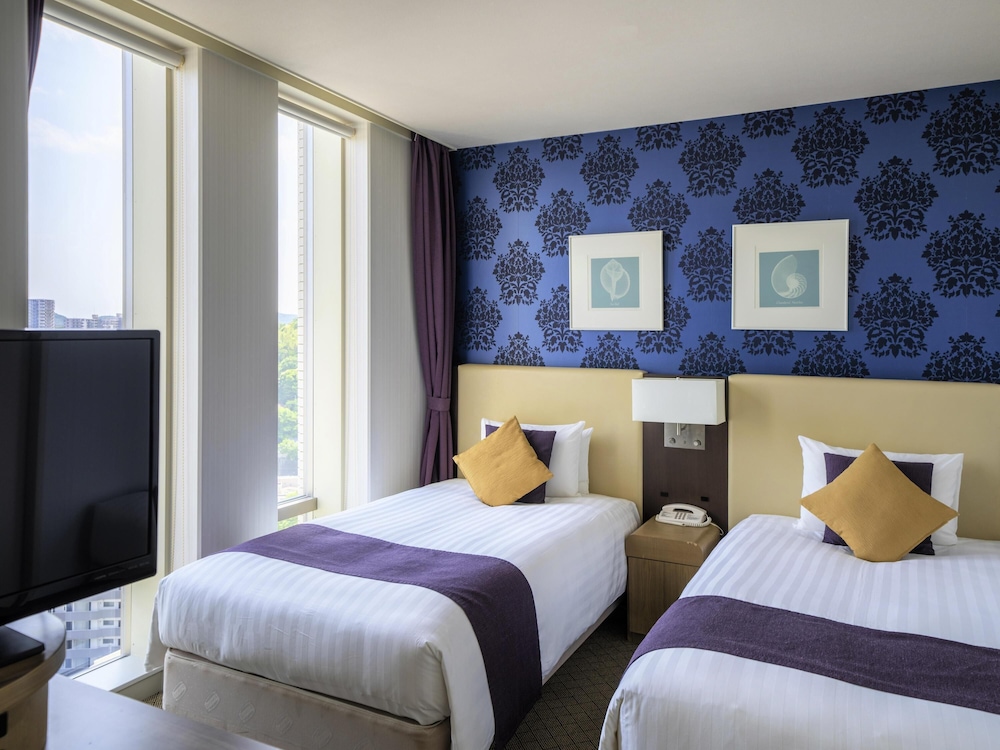 デラックス ルーム シングルベッド 2 台 禁煙 | メルキュール横須賀