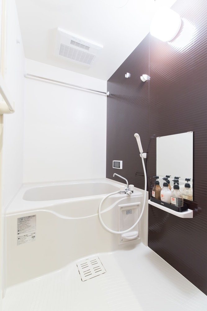 スタンダード アパートメント バスルームのシャワー0 | Stay SAKURA Kyoto 御苑東