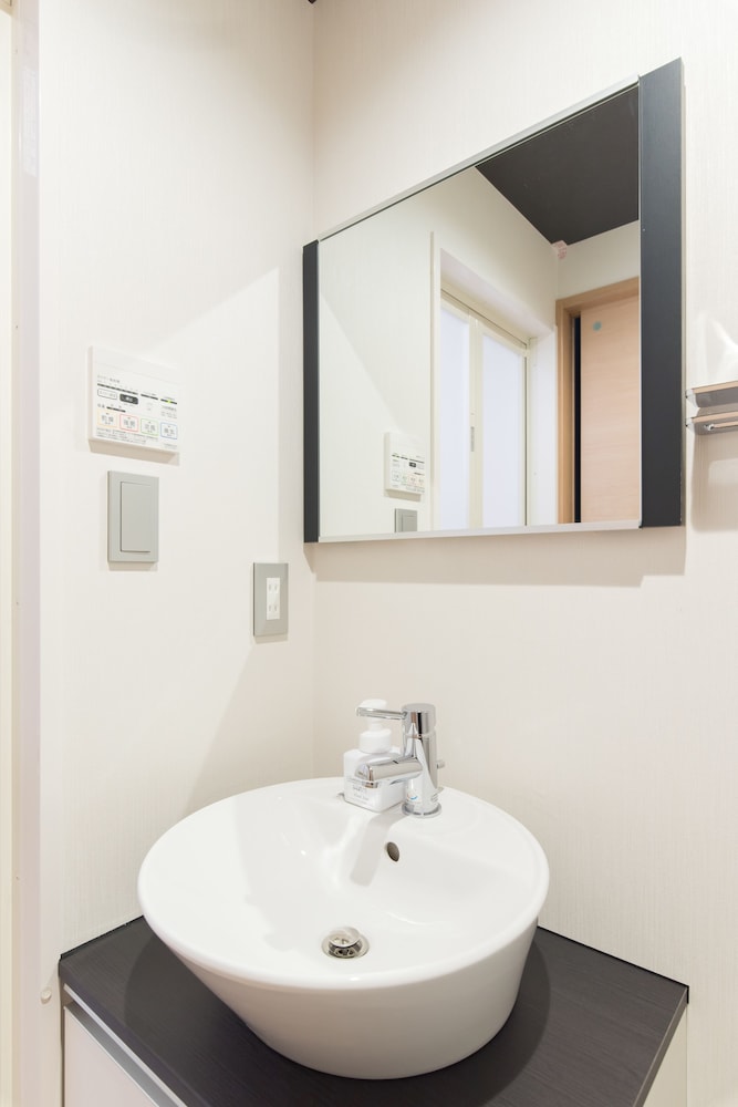 ファミリー スタジオ バスルームのシンク0 | Stay SAKURA Kyoto 御苑東