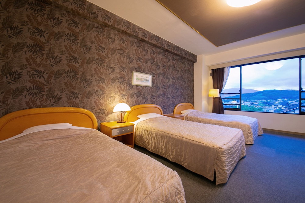 スタンダード トリプルルーム 禁煙 | 由布院温泉 ゆふいん山水館