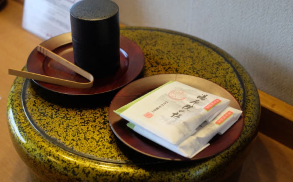 スタンダード トリプルルーム 禁煙 客室内のダイニングエリア0 | 由布院温泉 ゆふいん山水館