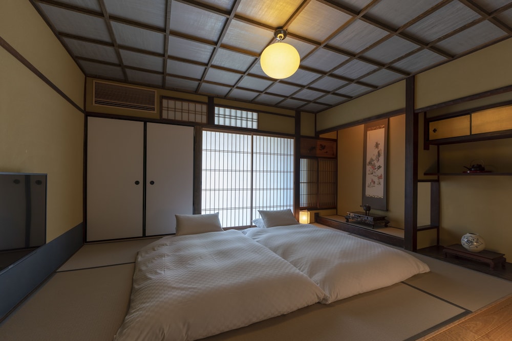 客室1 | THE MACHIYA Kamiumeya