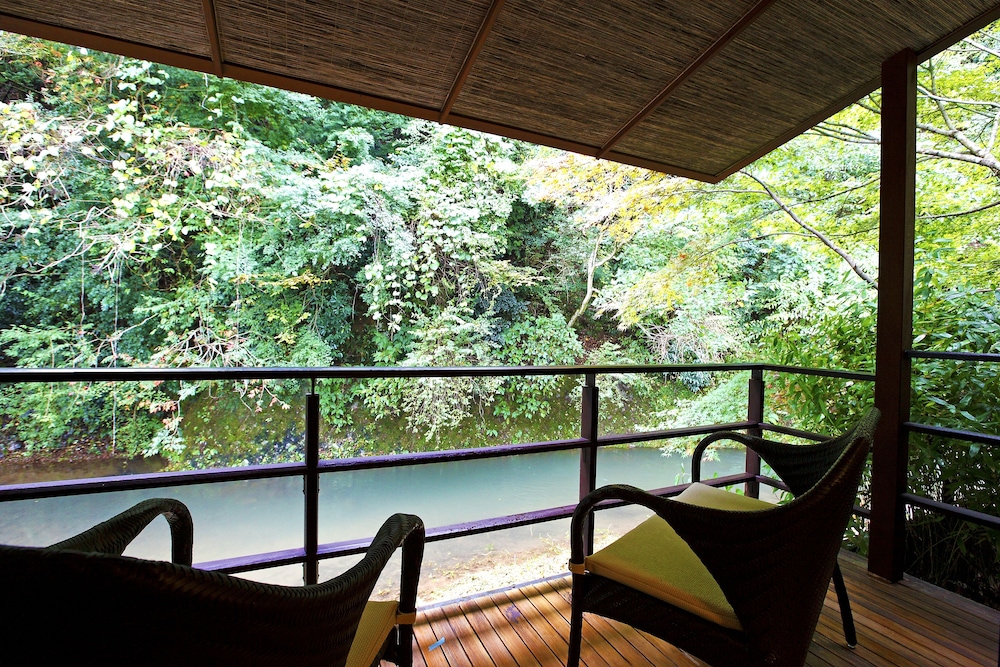 ＜本館＞温泉半露天付　和室(川沿い)[お布団] | 東府や Resort&Spa-Izu