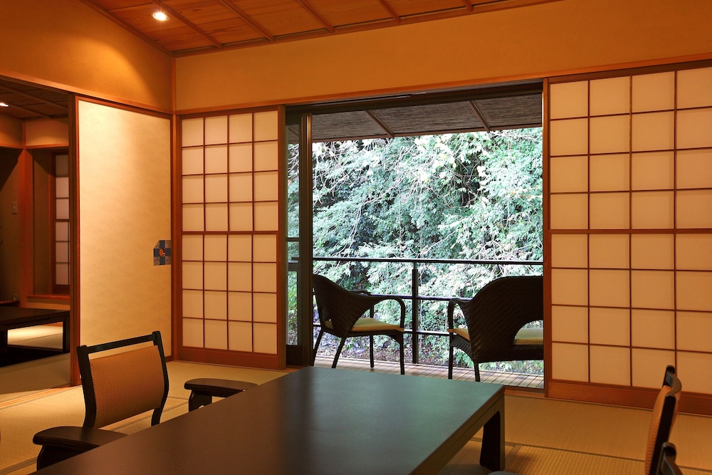 ＜本館＞温泉半露天付　和室(川沿い)[お布団] 客室0 | 東府や Resort&Spa-Izu