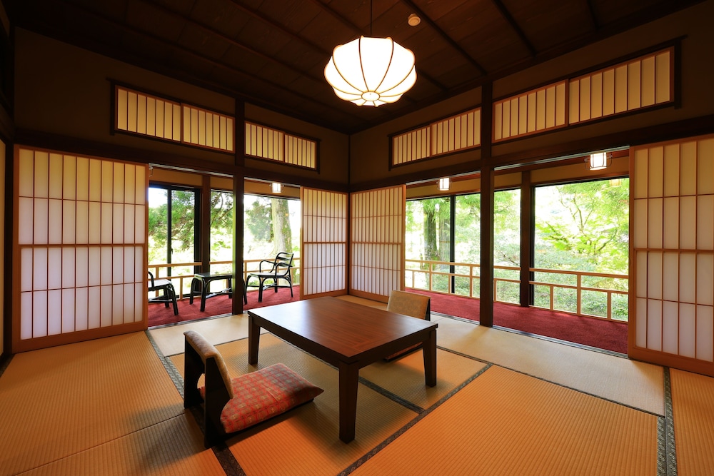 春風荘 (定員4名 1階「常盤」露天風呂付) 禁煙 客室1 | 松坂屋本店