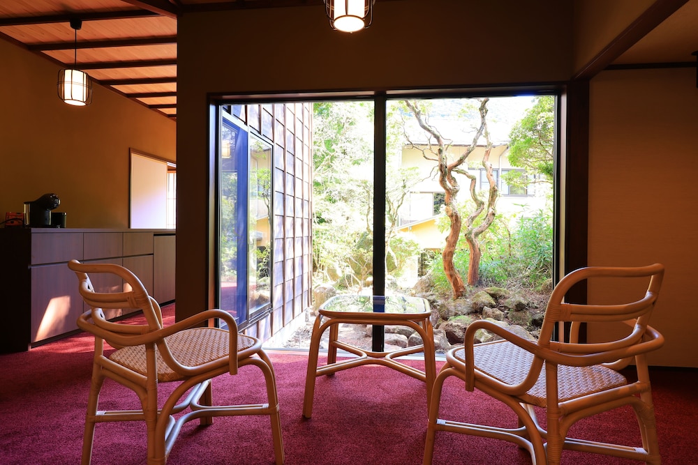 春風荘 (定員4名 1階「若松」露天風呂付) 禁煙 部屋からの景観0 | 松坂屋本店