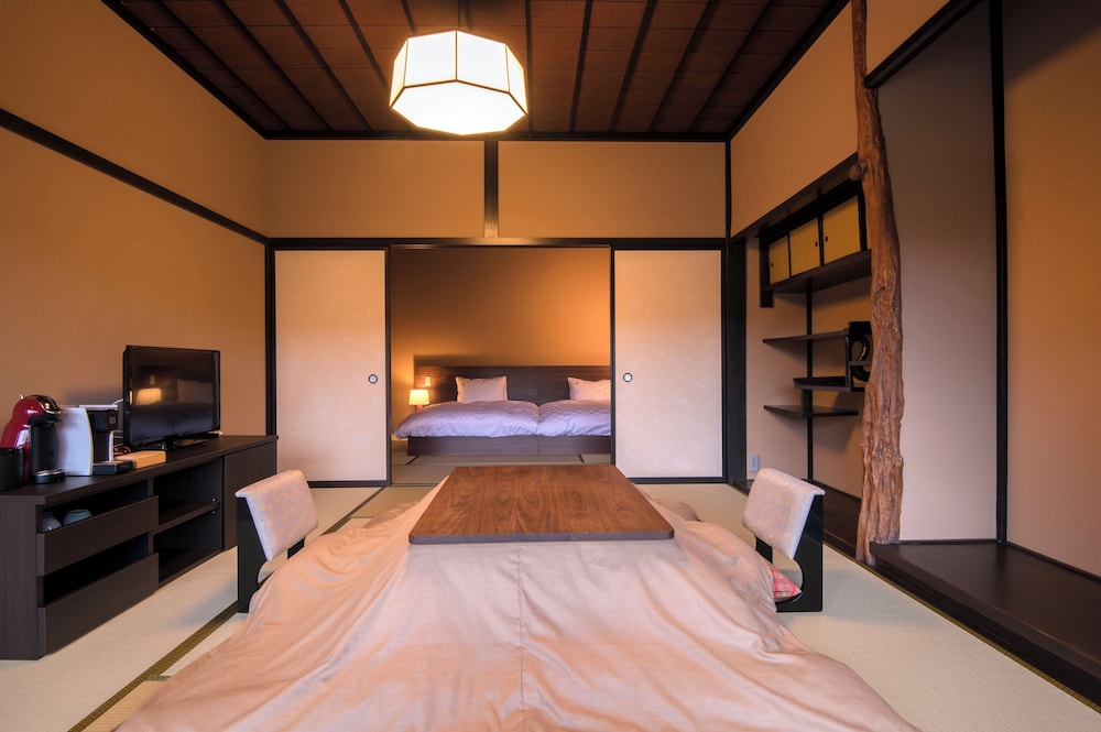 鶴鳴館 シャワー付き 禁煙 客室2 | 松坂屋本店
