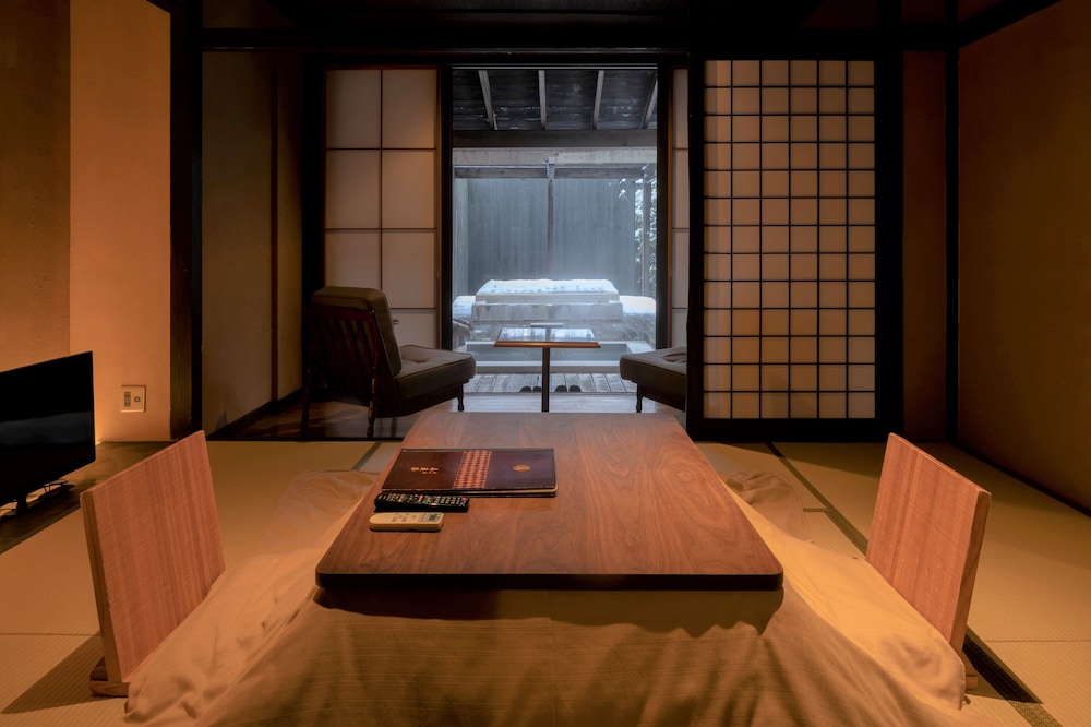 ラグジュアリー 和洋室 露天風呂付 客室7 | 松坂屋本店