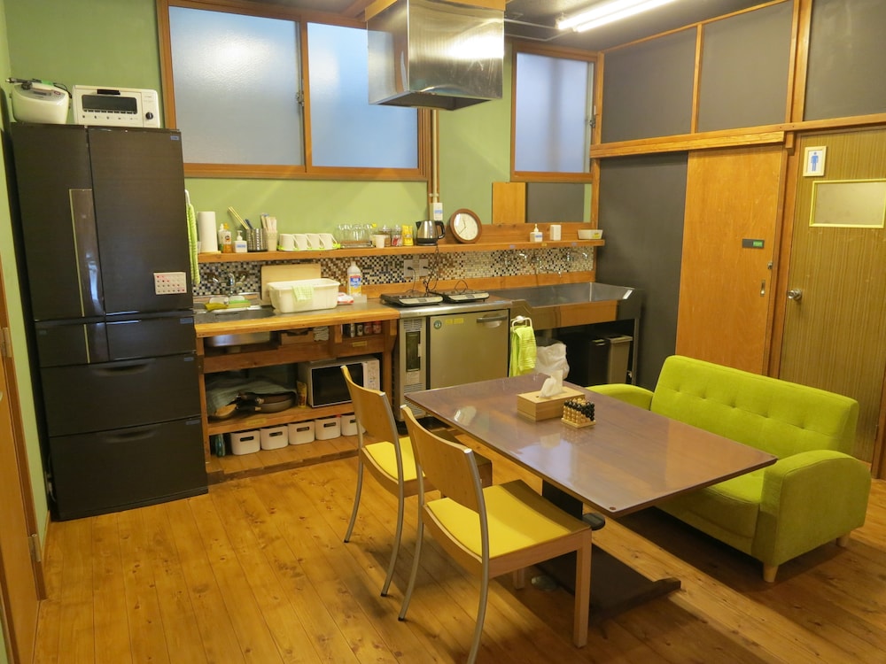 レストラン1 | ノーボーダーズ ホステル