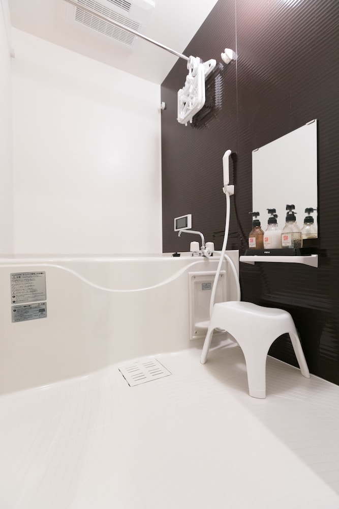 ツインルーム シティビュー バスルームのシャワー0 | Stay SAKURA Kyoto 四条烏丸