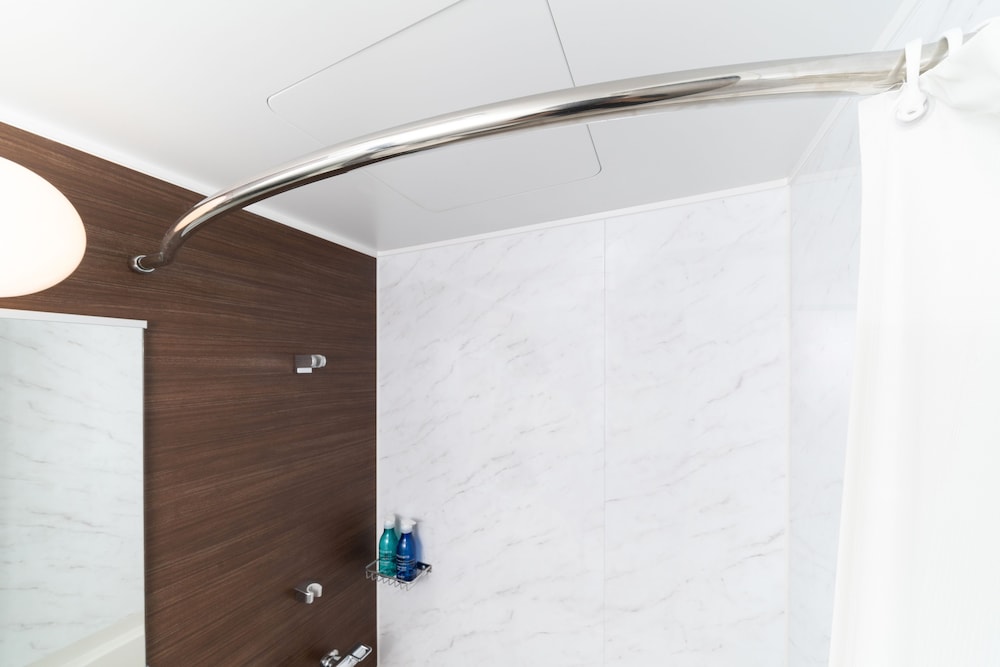 [禁煙] ツインルーム バスルーム1 | パールホテル新宿曙橋