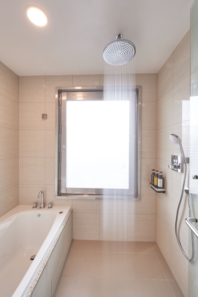 ラージダブルルーム　禁煙 バスルーム0 | ザ・ゲートホテル東京 By HULIC