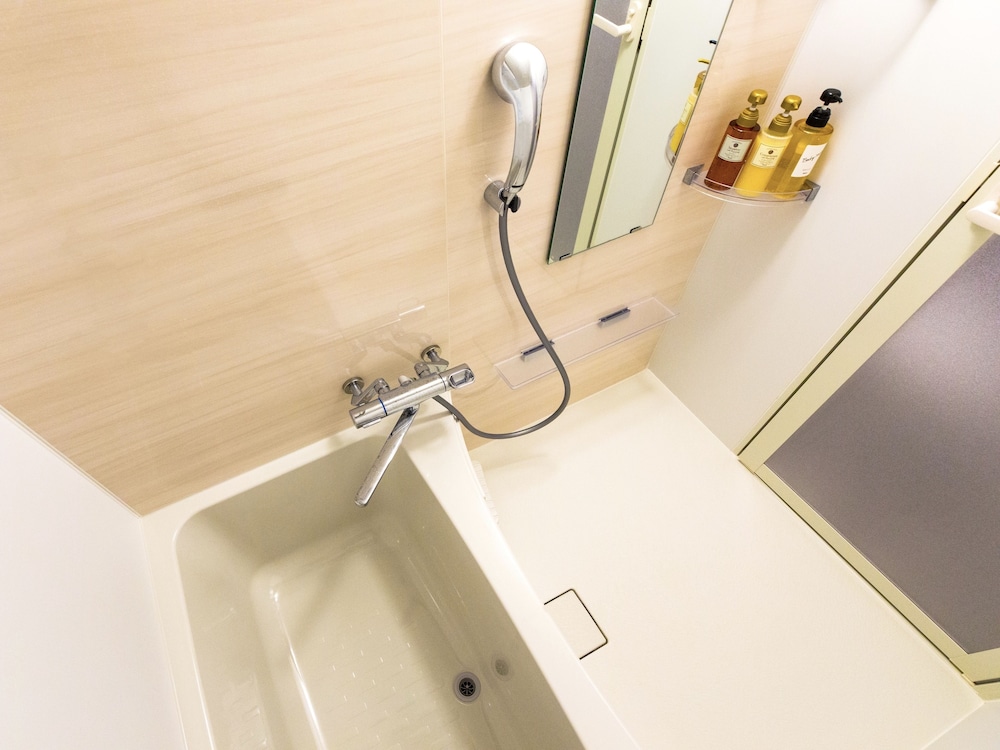 スタンダード ダブルルーム 禁煙 バスルーム0 | ミスター金城 イン ぐすく