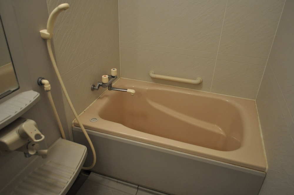 和室8畳 バスルーム2 | 古民家 AOI IE