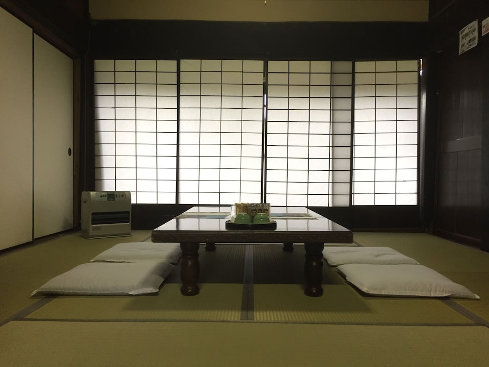 和室8畳 客室1 | 古民家 AOI IE