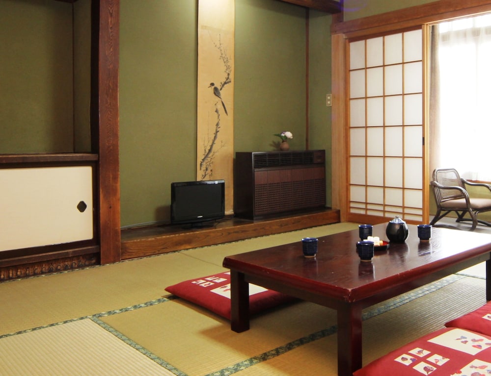 客室1 | 旅館 横倉