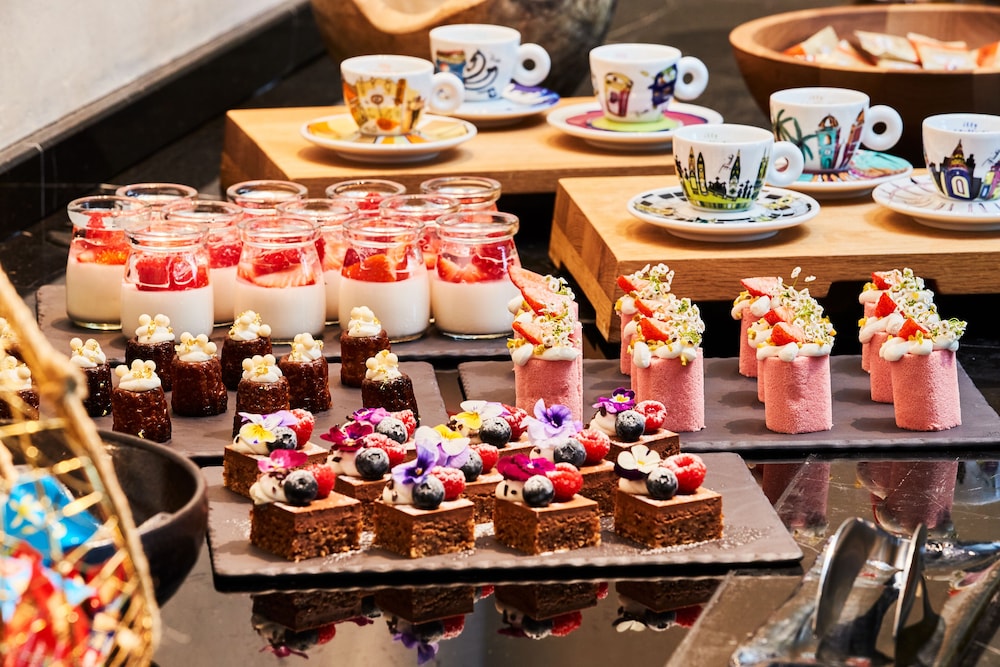 スーペリア ルーム シングルベッド 2 台 エグゼクティブラウンジアクセス (Executive) エグゼクティブ ラウンジ3 | プルマン東京田町