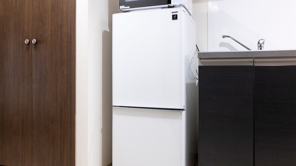 スタンダード ダブルルーム 小型冷蔵庫1 | コンフォートプラス