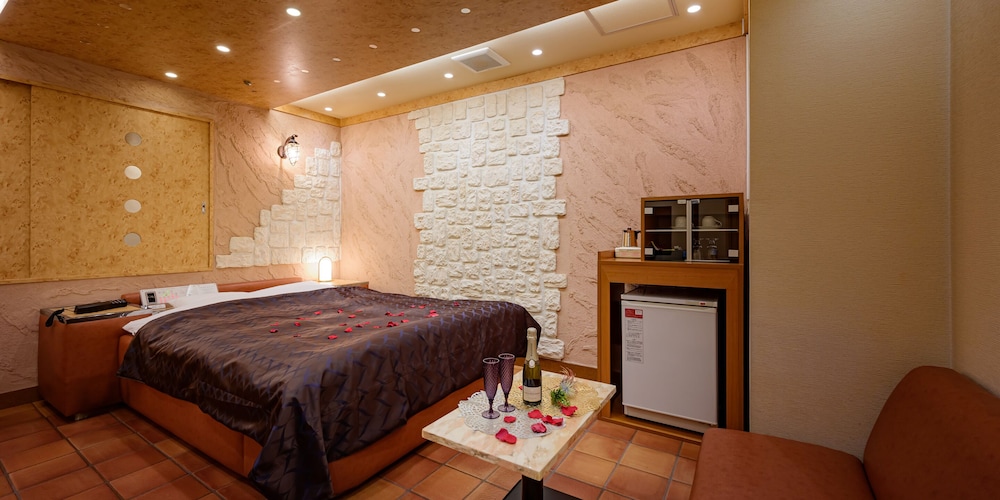 ダブルルーム バスタブ付き (アーリーチェックアウト11時) 禁煙 客室11 | ホテルメトロ- 大人限定