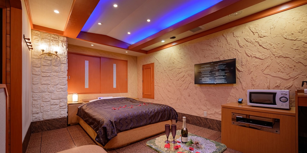 ダブルルーム バスタブ付き (アーリーチェックアウト11時) 喫煙可 客室3 | ホテルメトロ- 大人限定