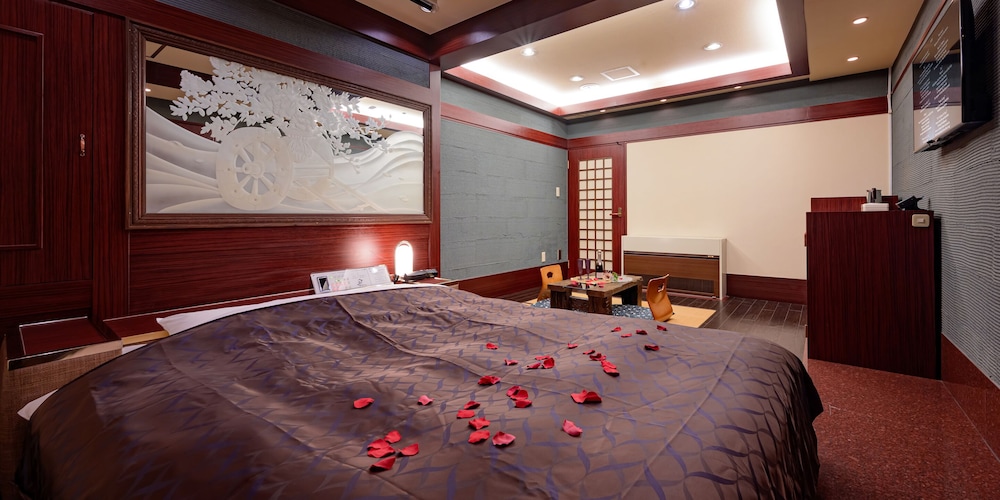 ダブルルーム バスタブ付き (アーリーチェックアウト11時) 喫煙可 客室8 | ホテルメトロ- 大人限定