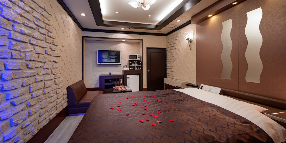 ダブルルーム バスタブ付き (アーリーチェックアウト11時) 禁煙 客室7 | ホテルメトロ- 大人限定