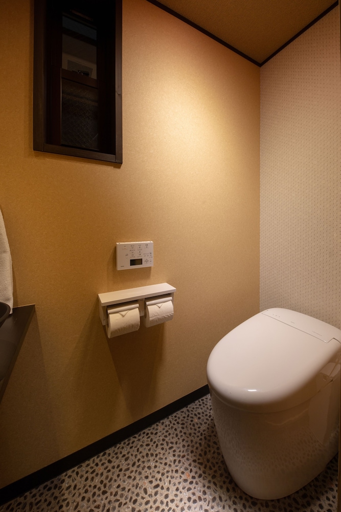 京町家一棟貸し バスルーム1 | 奏 東寺南門