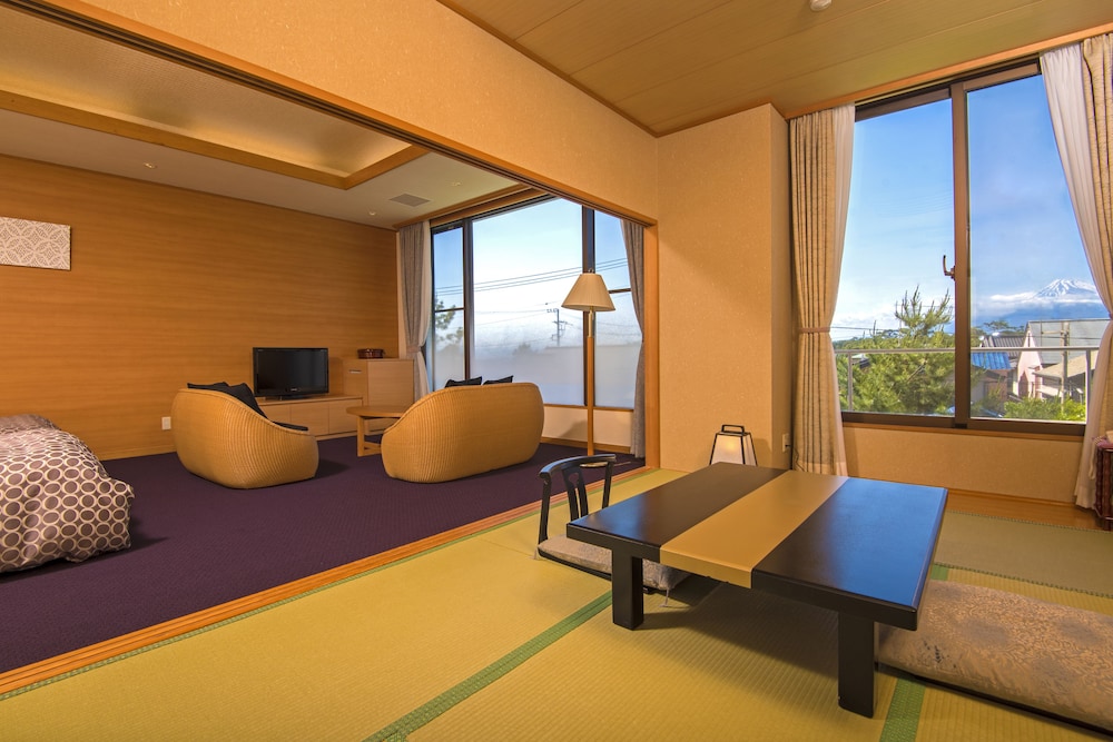 和洋室 富士山ビュー 客室1 | KKR沼津はまゆう（国家公務員共済組合連合会沼津保養所）
