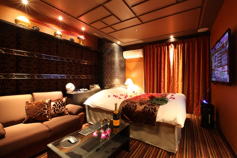 メインイメージ | ルッソクローチェアーバンリゾート - 大人限定