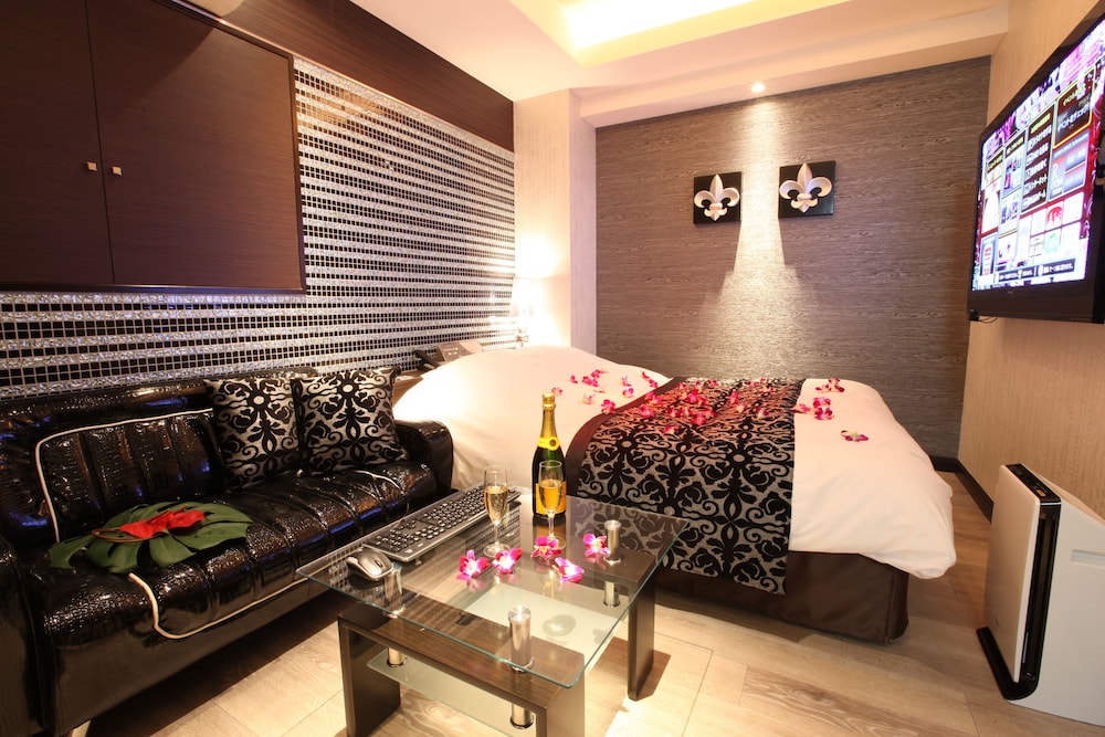 客室1 | ルッソクローチェアーバンリゾート - 大人限定