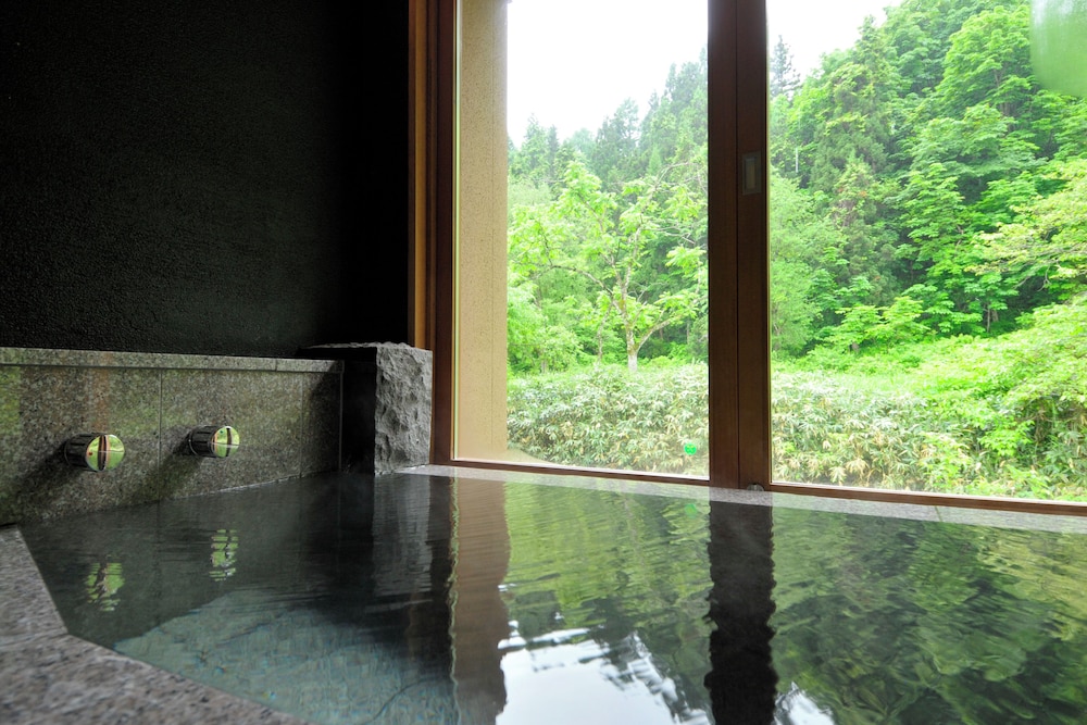 メゾネット, 靖山樓-SEIZANRO- [萌木· 深緑· 錦· 雪華] (半露天風呂付) バスルーム0 | 山人 - yamado -