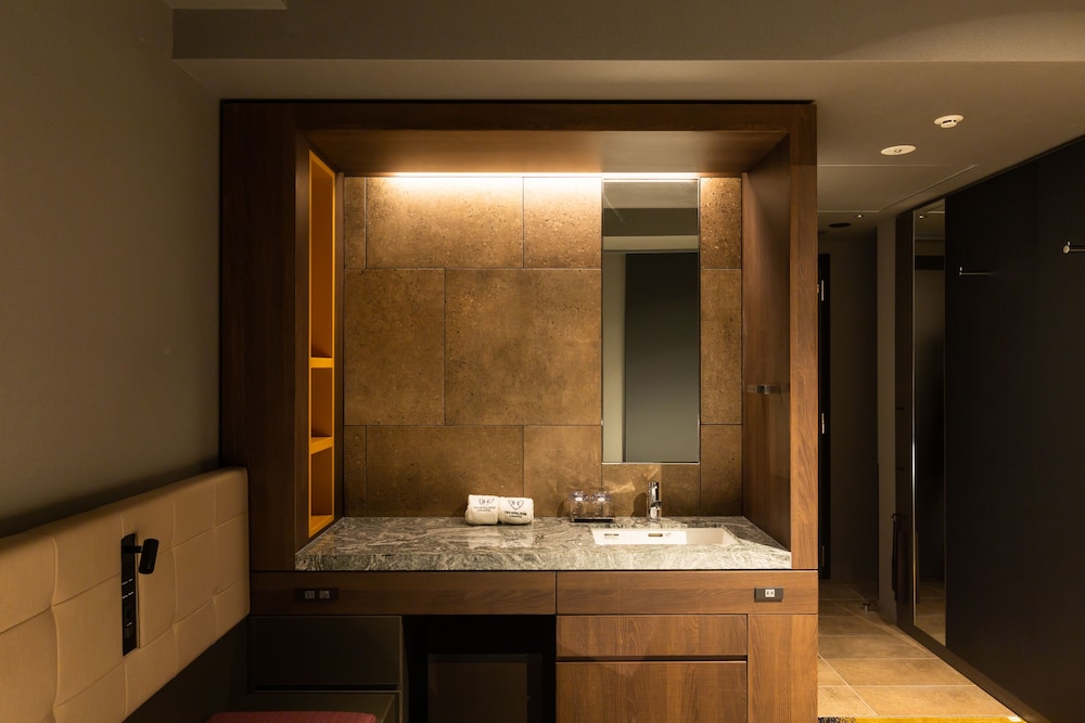 スタンダードダブル クイーンベッド1台 禁煙 | ザ ロイヤルパーク キャンバス 銀座 8