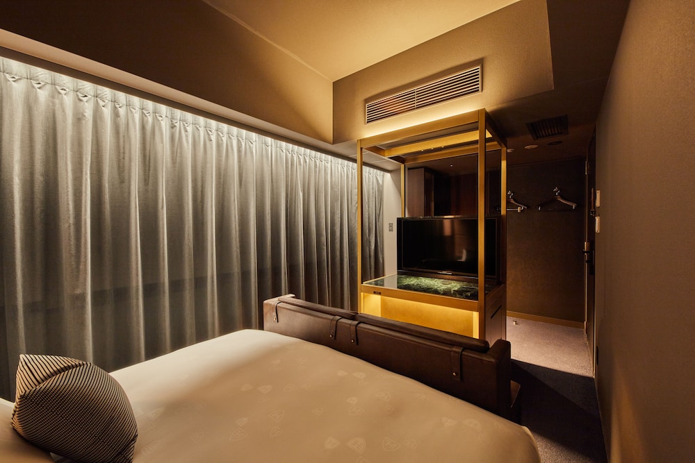スーペリアダブル クイーンベッド1台　禁煙 客室8 | ザ ロイヤルパーク キャンバス 銀座 8