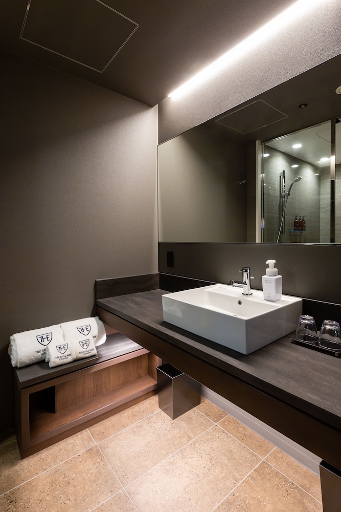 スーペリアダブル クイーンベッド1台　禁煙 バスルーム0 | ザ ロイヤルパーク キャンバス 銀座 8