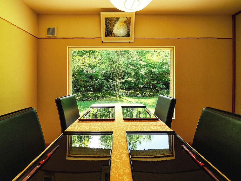 レストラン1 | 四季の杜 紫尾庵