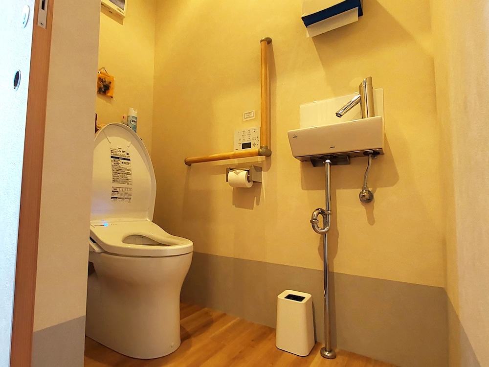 和室 Bタイプ (さえずり,うた) 内湯付 バリアフリー バスルーム0 | 四季の杜 紫尾庵