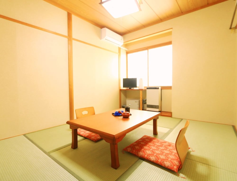 客室1 | 四季の宿 河達