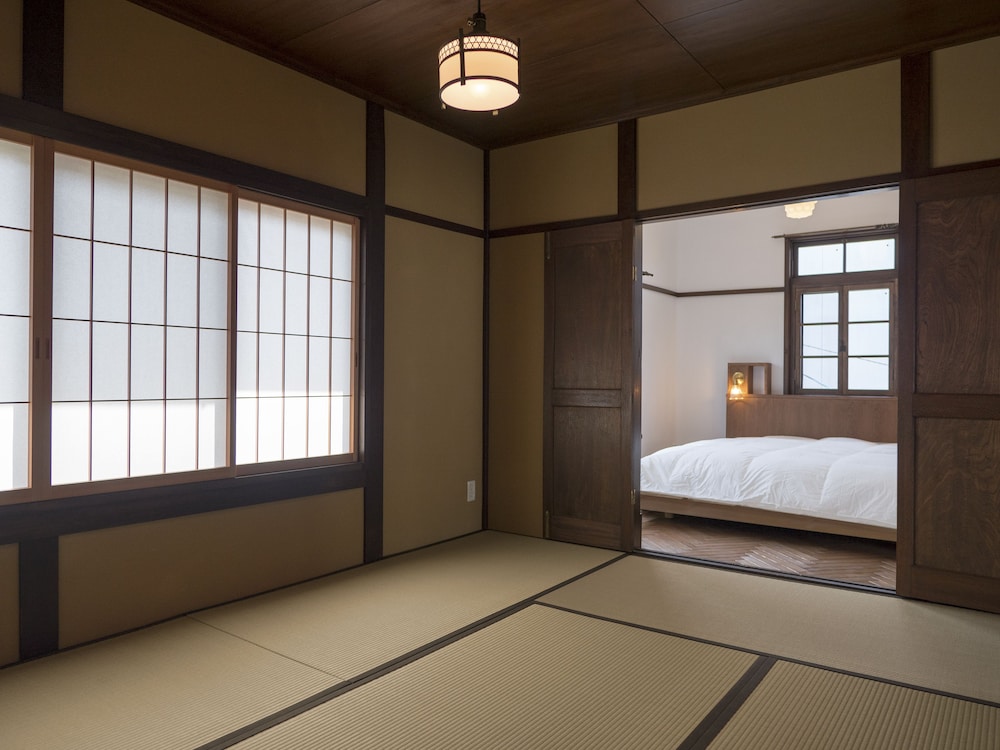 客室1 | HANARé Genmachi