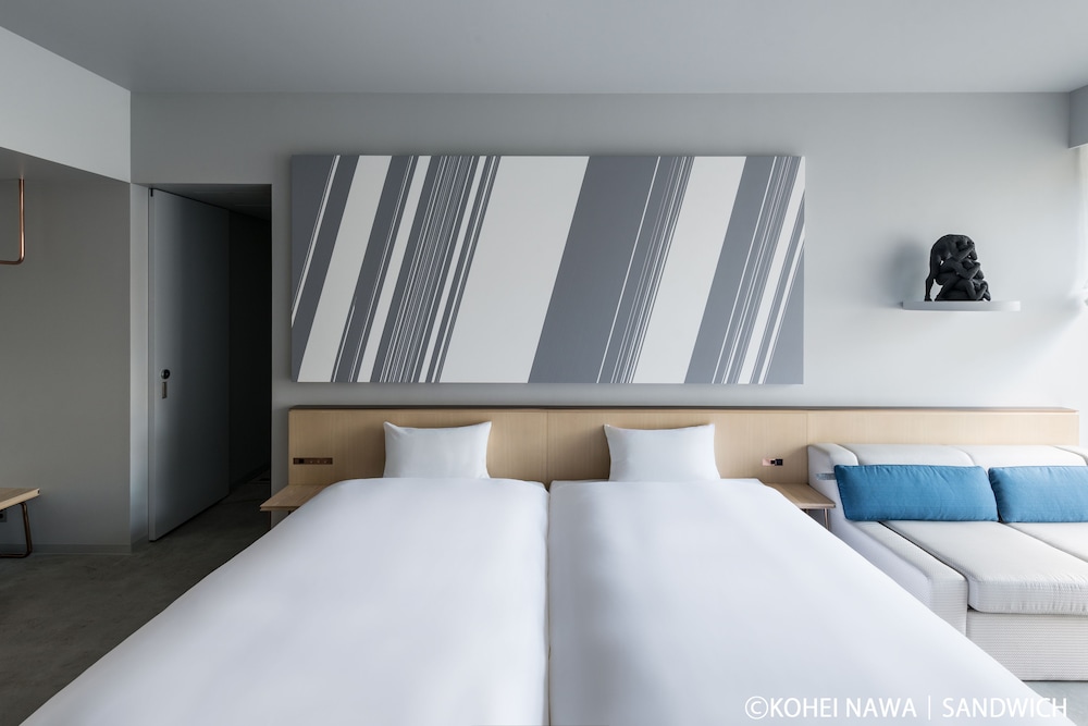 彫刻家 名和晃平コンセプトルーム ツインルーム (青森ヒバ風呂付き) 客室1 | ホテル アンテルーム 京都