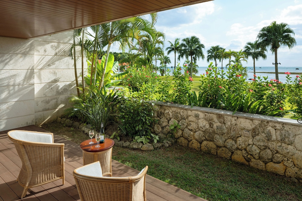 オーシャンガーデンスイート 1F/1LDK（テラス付)禁煙 バルコニーからの眺望0 | THE UBUFURU ISHIGAKI