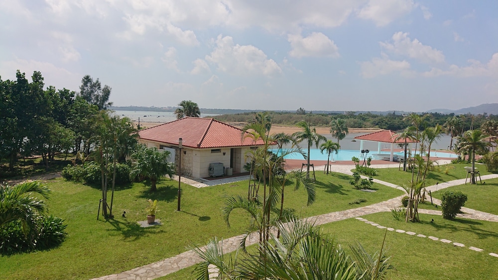 オーシャンガーデンスイート 2F/1LDK (テラス付)禁煙 バルコニーからの眺望0 | THE UBUFURU ISHIGAKI