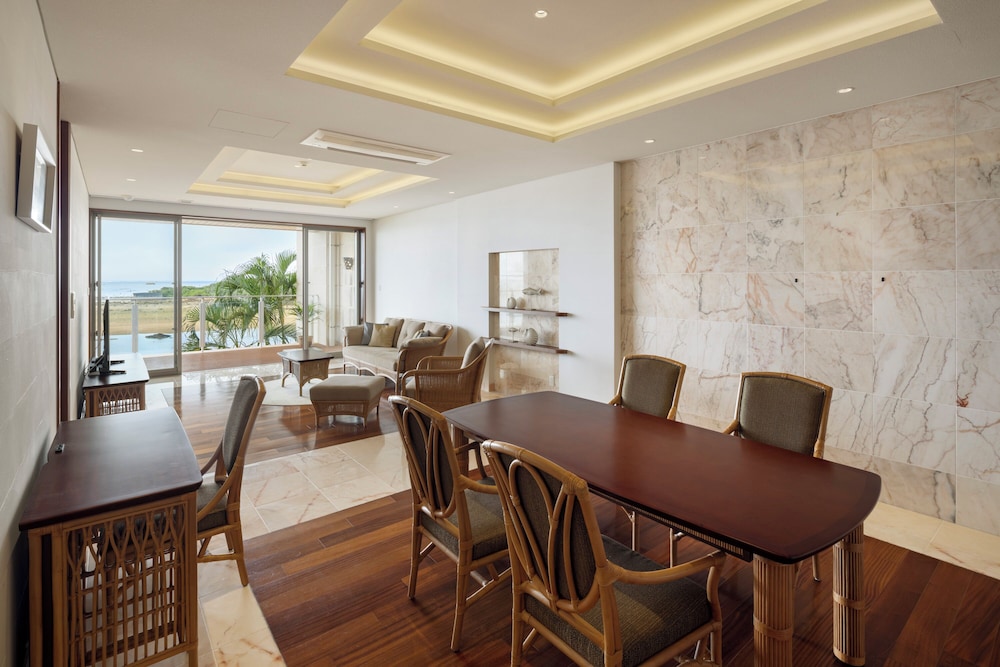 オーシャンガーデンスイート 2F /2LDK（テラス付）禁煙 | THE UBUFURU ISHIGAKI