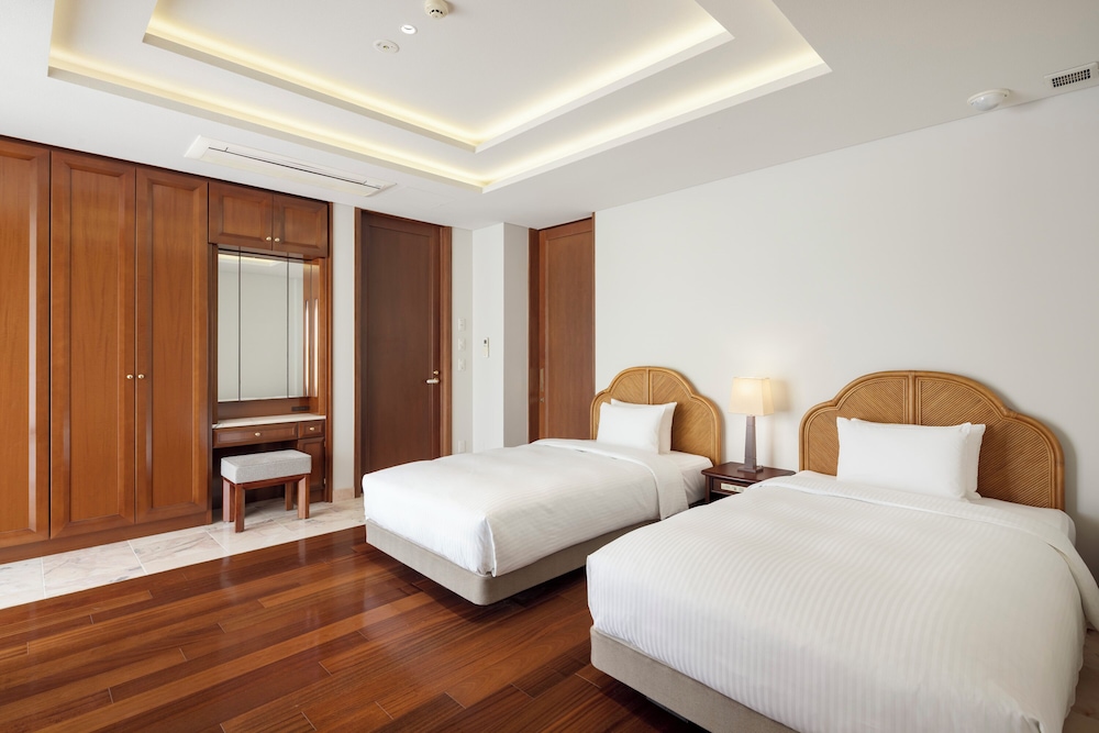 オーシャンガーデンスイート 1F /2LDK（テラス付）禁煙 客室2 | THE UBUFURU ISHIGAKI